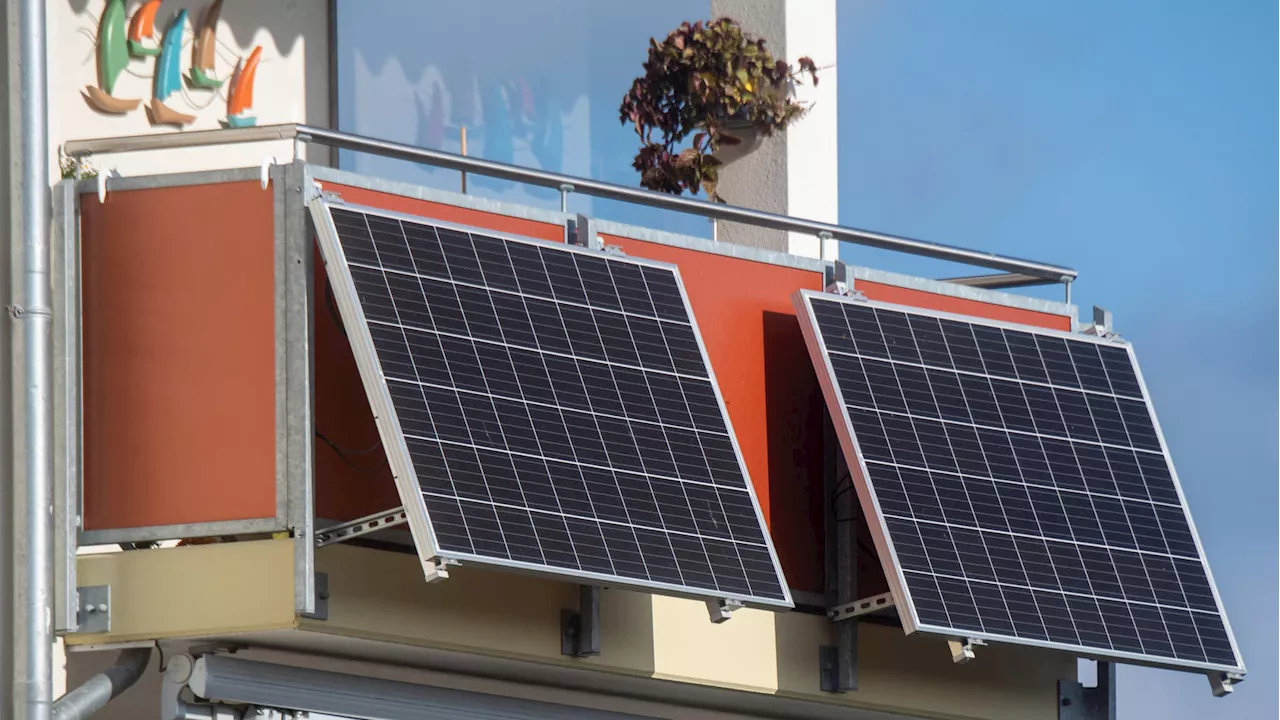 Balkon-Solarkraftwerk: Anschaffung, Anmeldung und Installation von Balkon-Solaranlagen