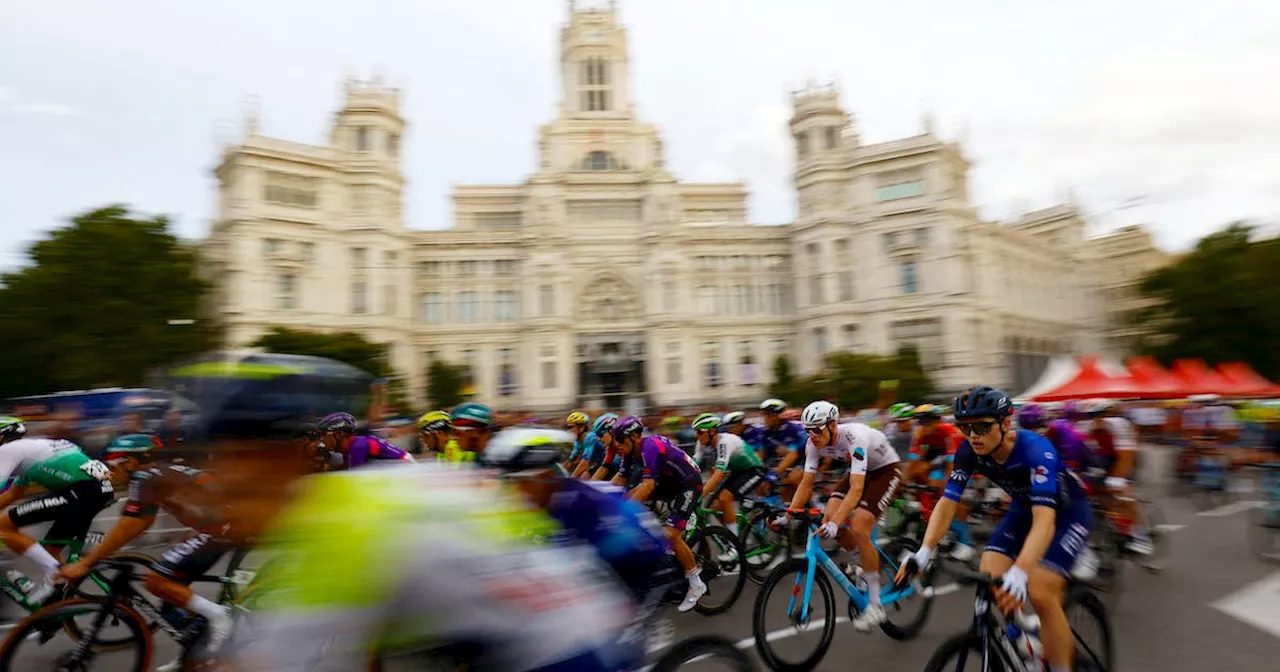 Top cycling teams explore creating new competitive league -sources