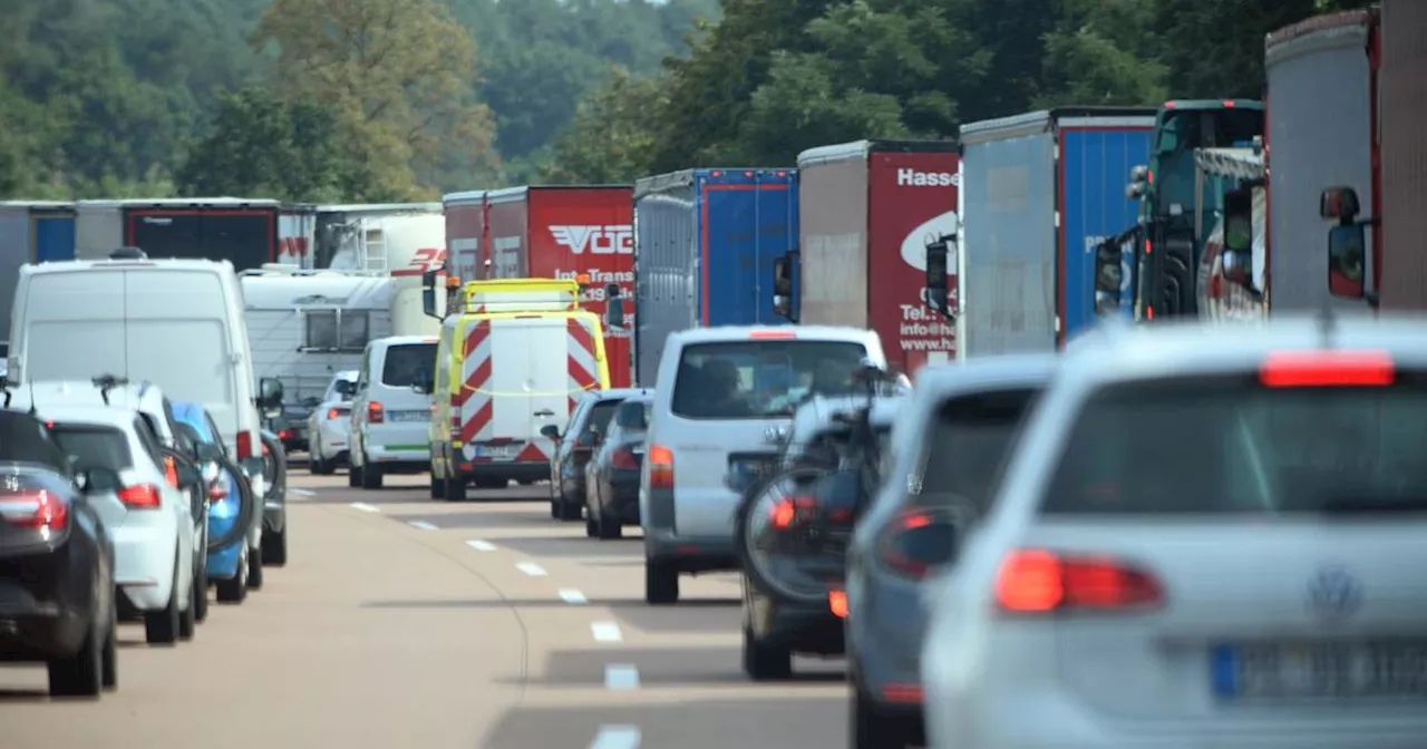 A8 Neunkirchen: Fahrbahnsanierung in der Anschlussstelle