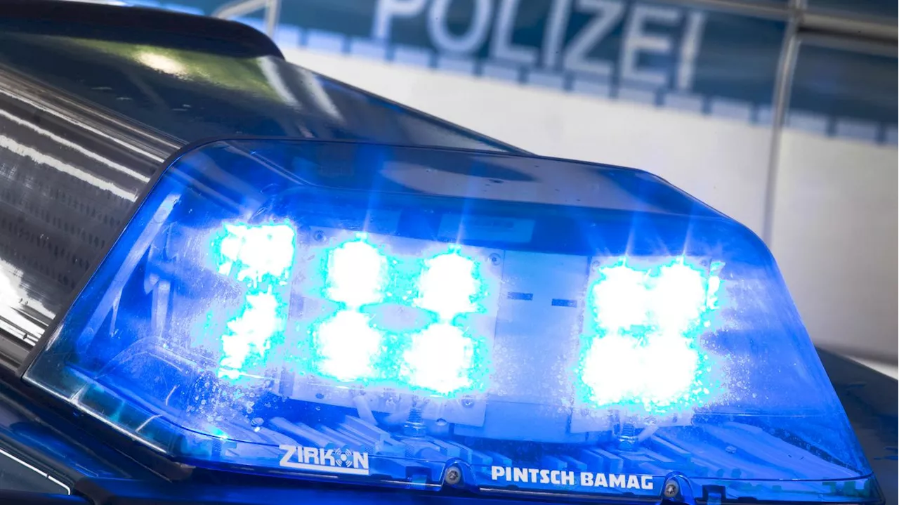 Mehrer Straftaten kommen ans Licht: Polizei kommt wegen Blechschadens – Kinder verraten Drogengeschäfte des Vaters