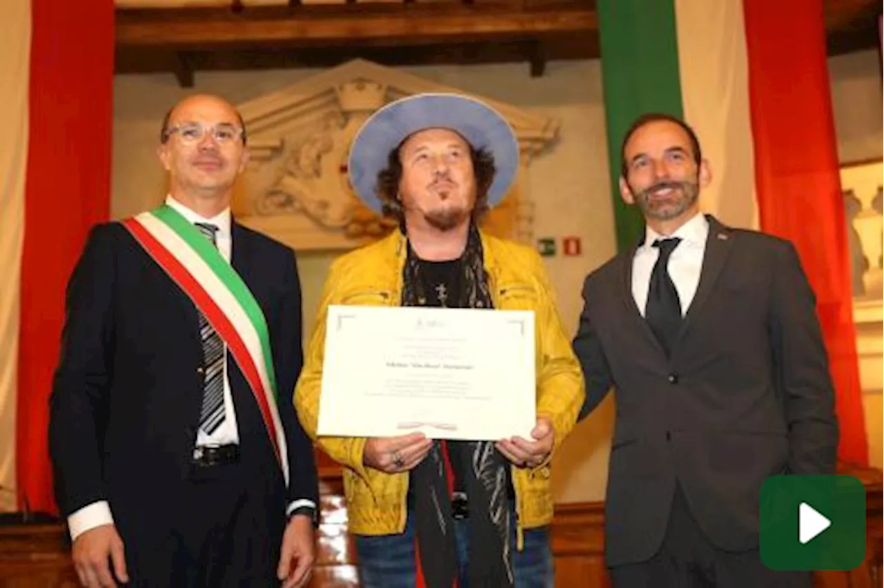 Zucchero è cittadino onorario di Reggio Emilia: 'Vorrei morire qui'