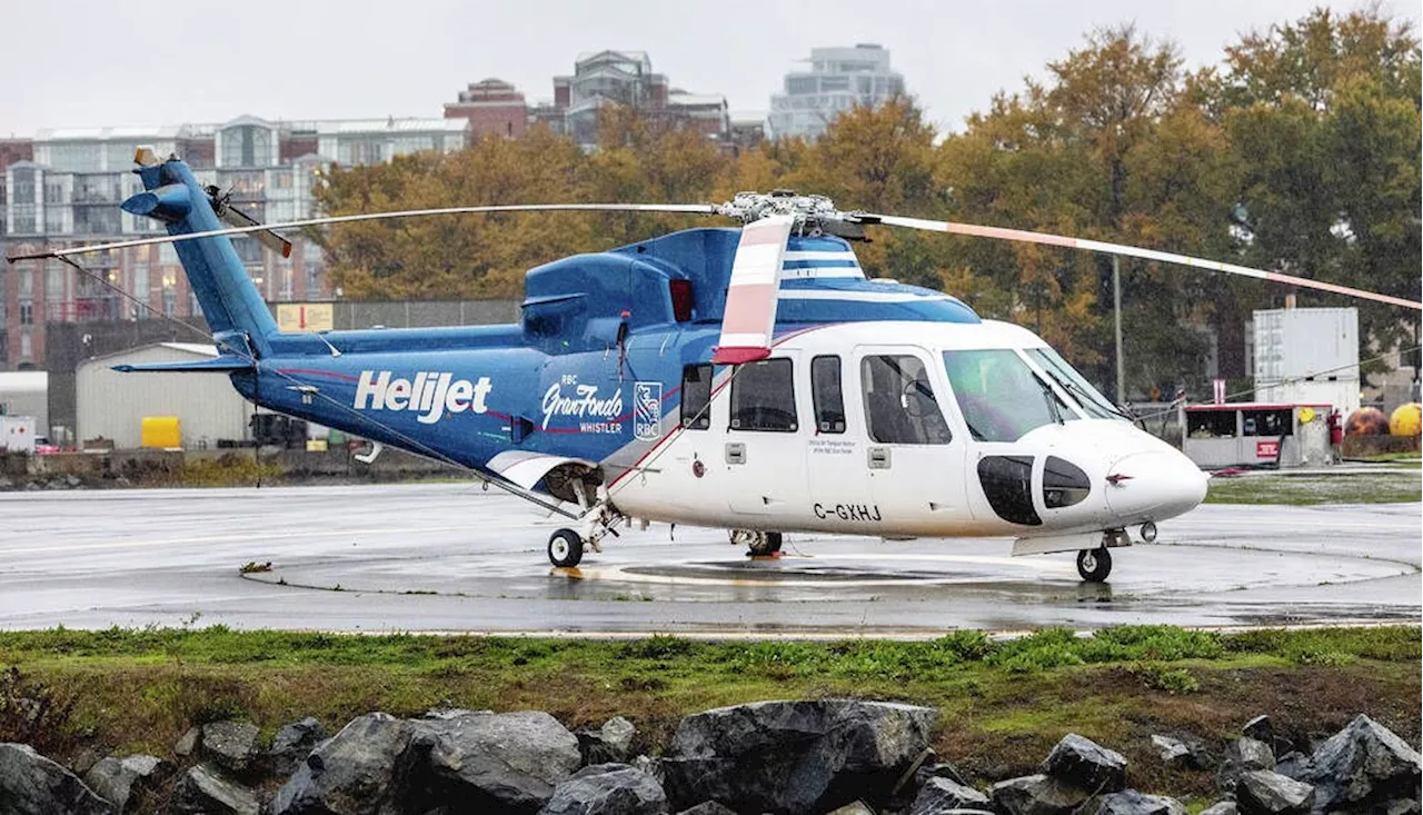 Pilots guide helicopter to safety in Victoria after lightning strike