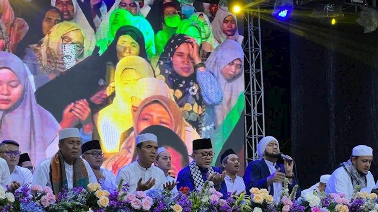 Doakan Palestina & Indonesia dalam Solo Raya Bersholawat Dihadiri Habib Syekh dan Tokoh Nasional