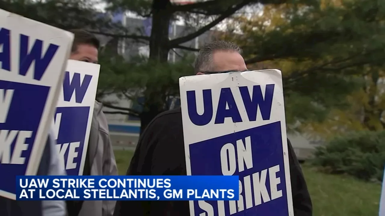 UAW tentative agreement with Ford gives striking GM, Stellantis workers in Illinois hope