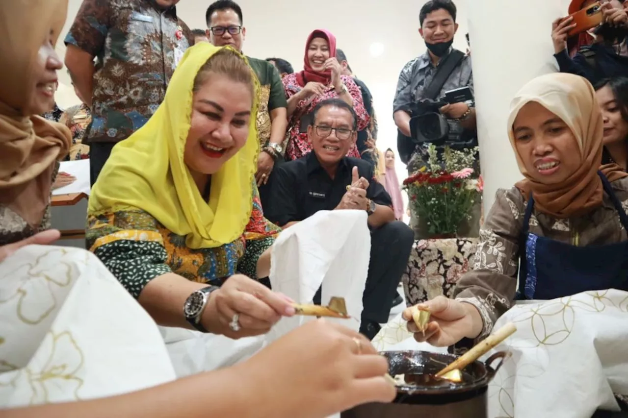 Pemkot Semarang kembangkan sentra batik pewarna alam
