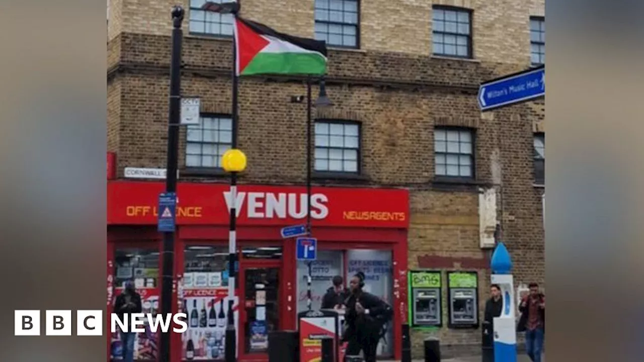 Tower Hamlets: Palestinian flags removed amid police concern