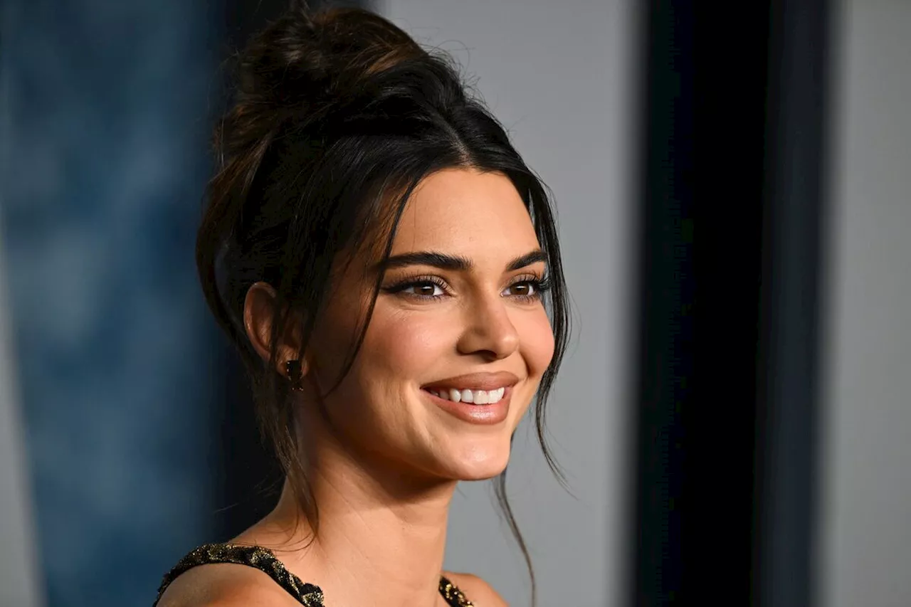 Kendall Jenner, en robe à sequins : elle illumine l’anniversaire de sa soeur Kim Kardashian