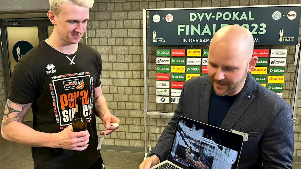 Start der Männer-VBL: Das passiert, wenn ein Volleyball auf einen Laptop trifft