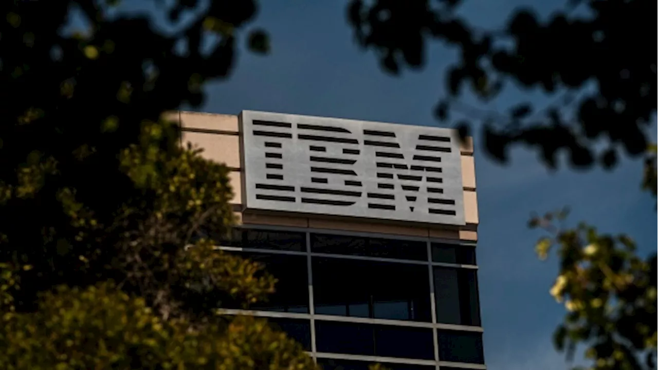 IBM posts better-than-expected sales, affirms cash flow view