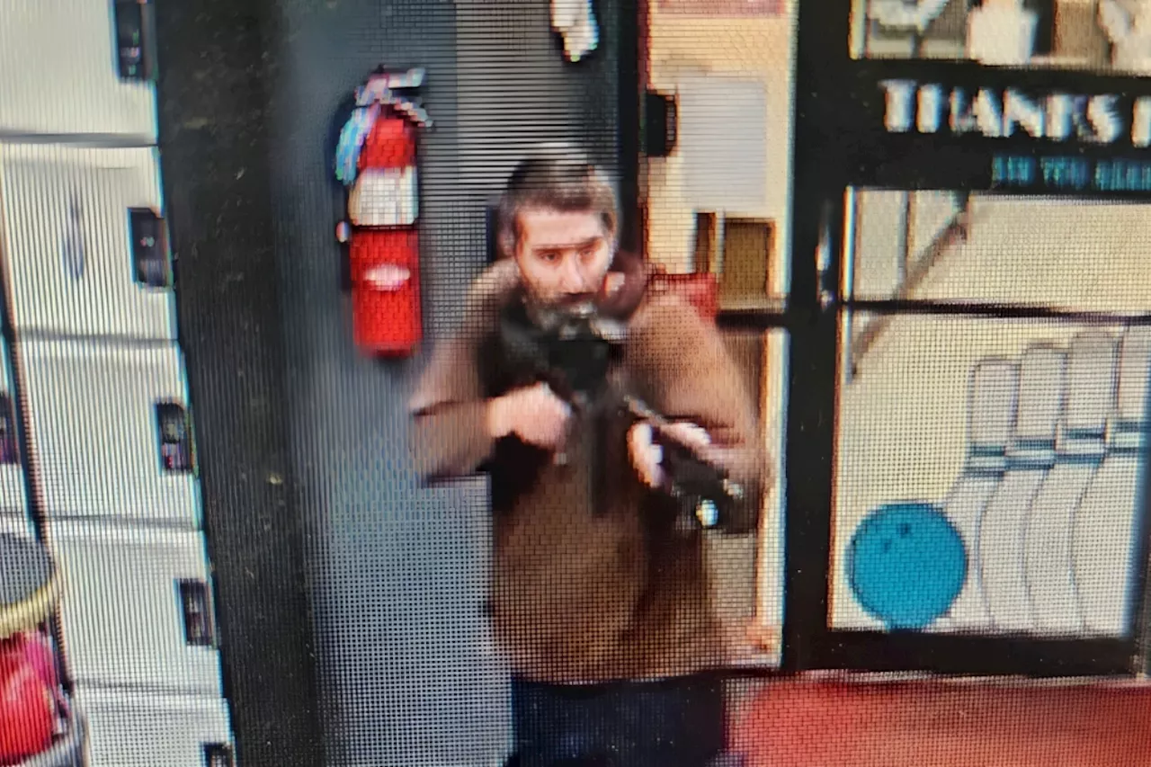 Police seek for man suspect to major mass shootings in Lewiston, Maine