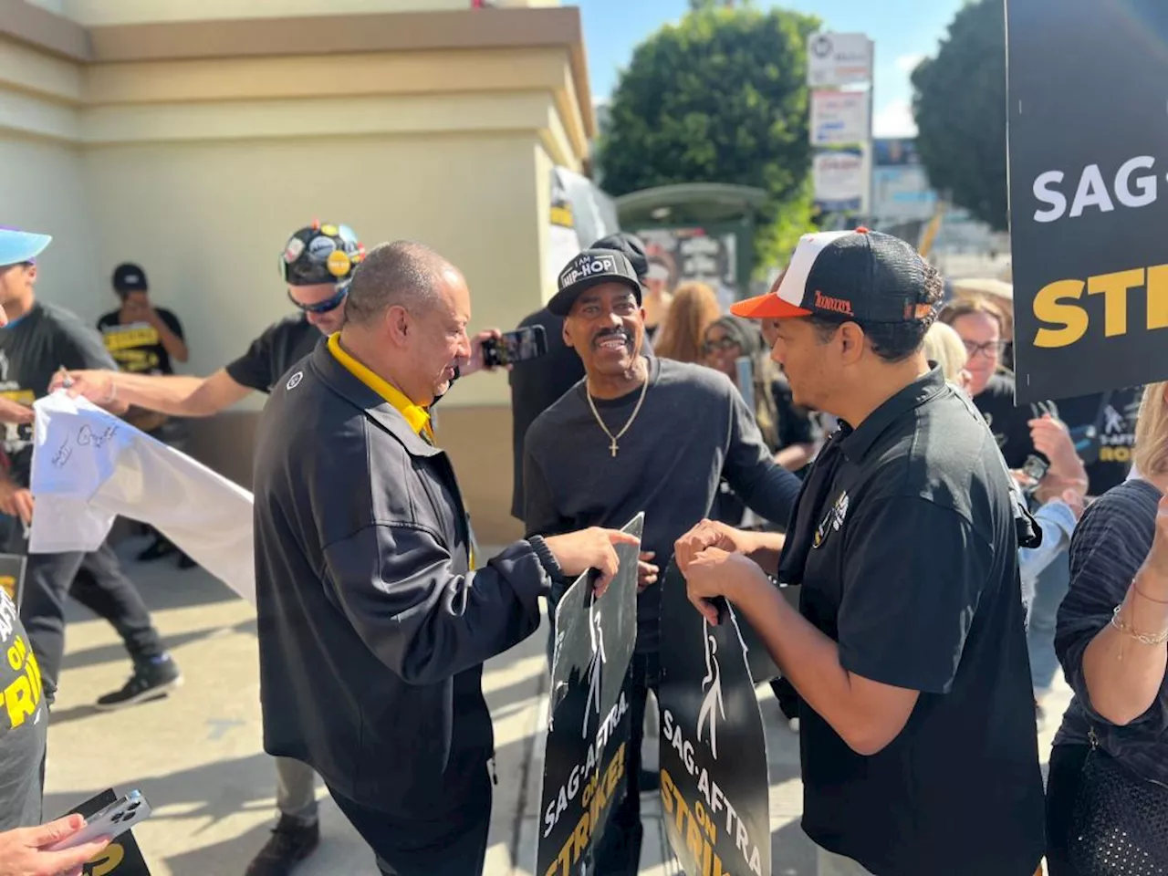 Kurtis Blow Joins Actors On SAG-AFTRA Picket Lines To Show Support