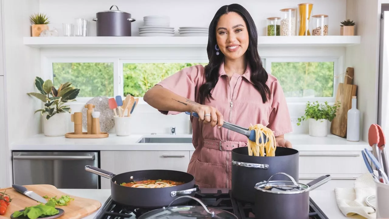 The Best Amazon Holiday Deals on Ayesha Curry and Rachael Ray Cookware