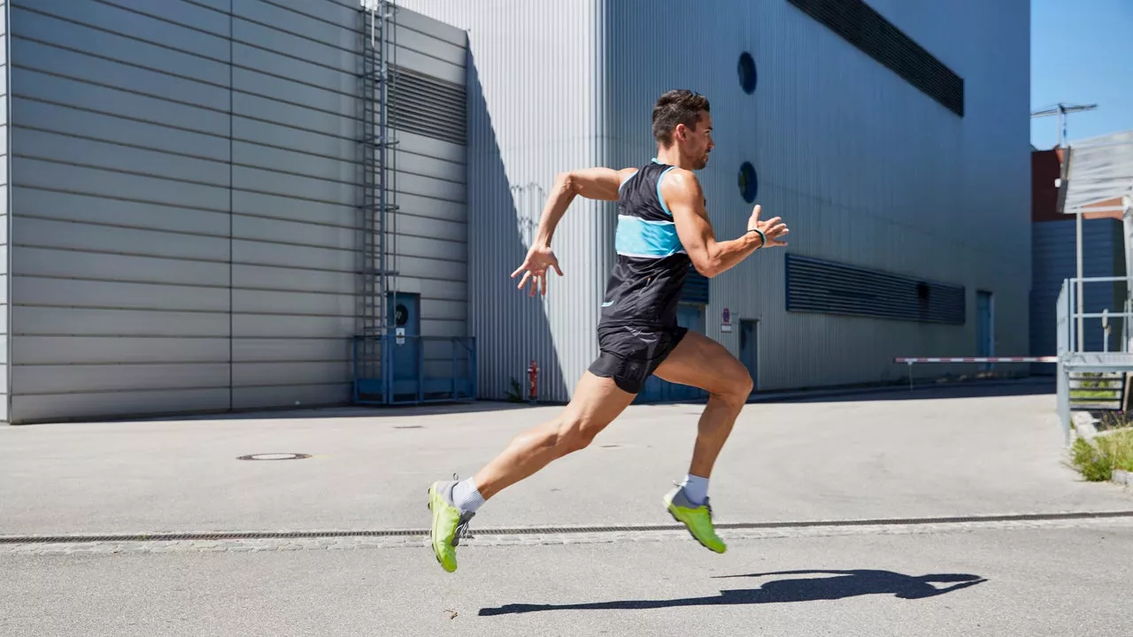 The Best Running Shoes for Men During Marathons This Fall — Hoka, Adidas, Brooks, Nike and More