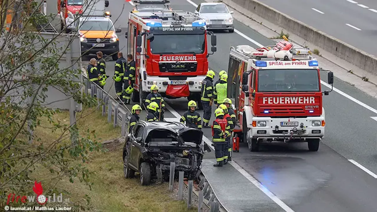 Oö: Auto auf A9 bei Spital am Pyhrn gegen Verkehrsleiteinrichtungen