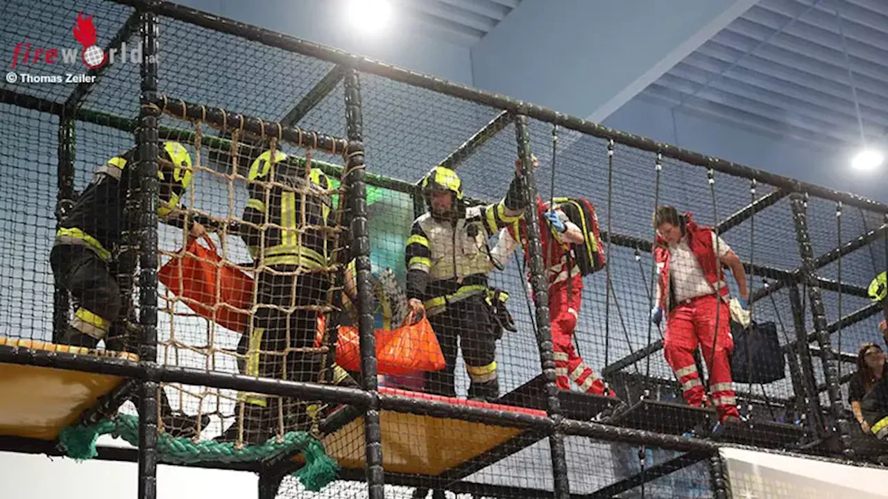 Stmk: Rotes Kreuz und Feuerwehr trainieren am Areal der Playworld in Spielberg