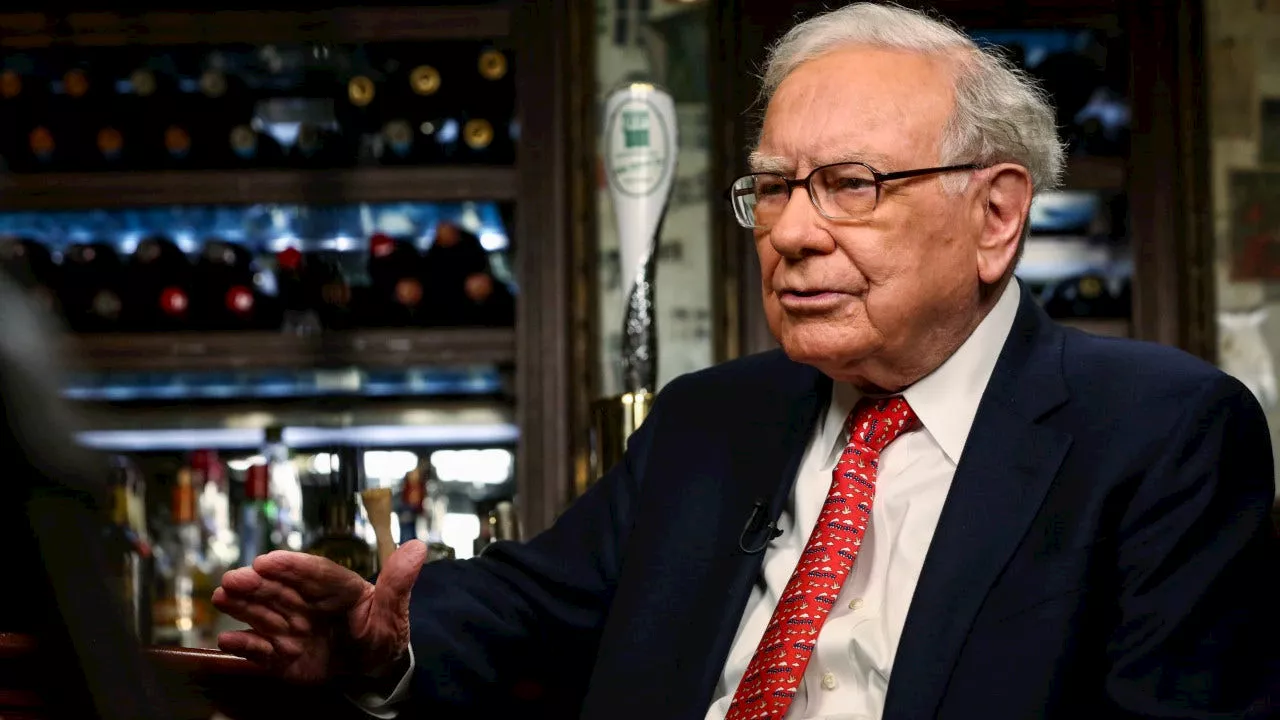 Warren Buffet's Berkshire Hathaway ups stake in Occidental Petroleum, again