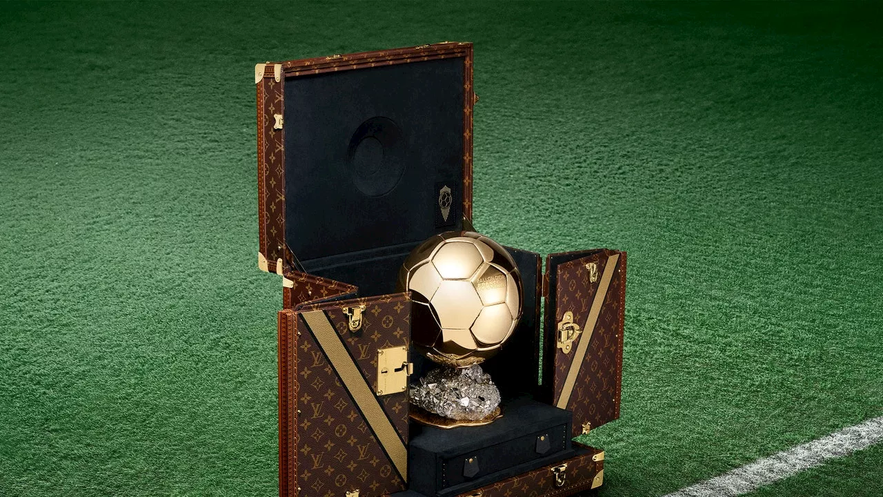 Louis Vuitton dévoile sa malle sur mesure pour le Ballon d'Or (qui sera Lionel Messi)