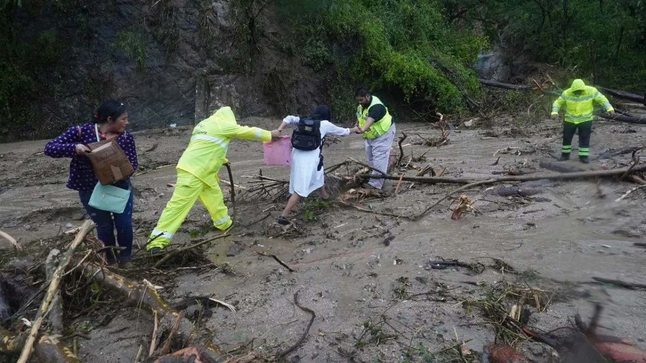 huracan otis acapulco guerrero historias flora contreras tragedia ciclón