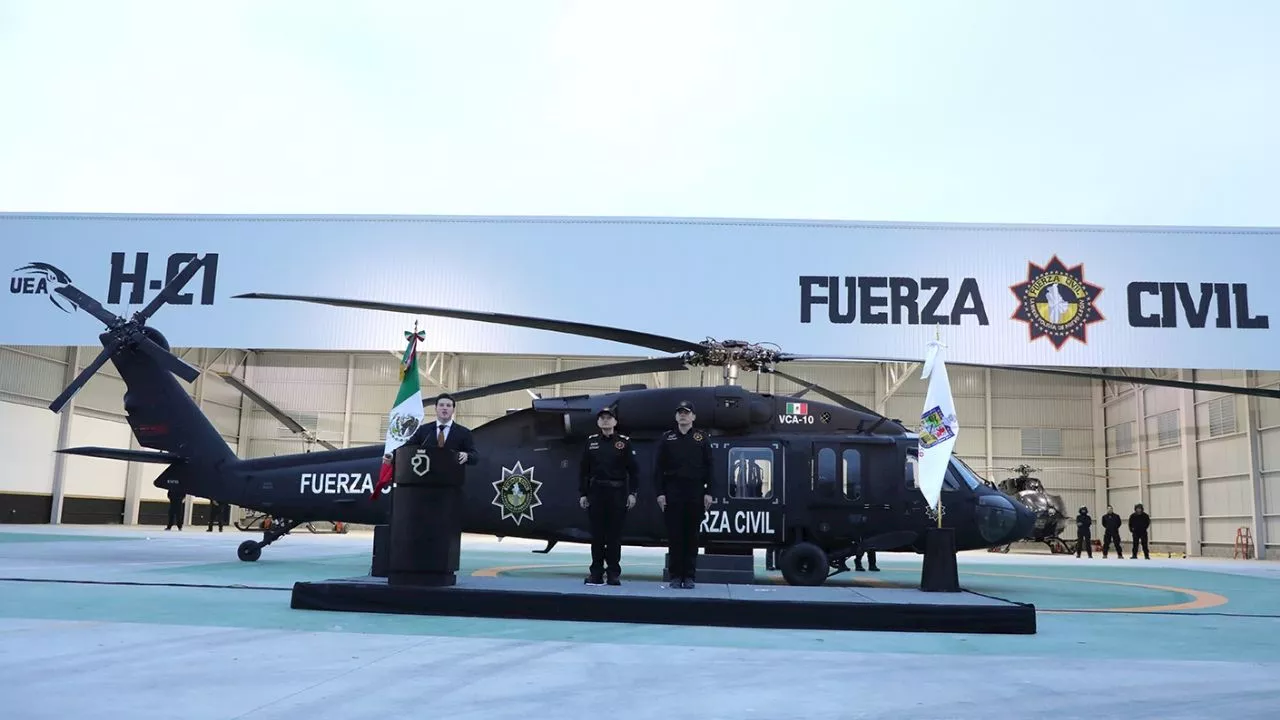 Samuel García presenta el nuevo helicóptero &quot;Black Hawk&quot; para blindar Nuevo León