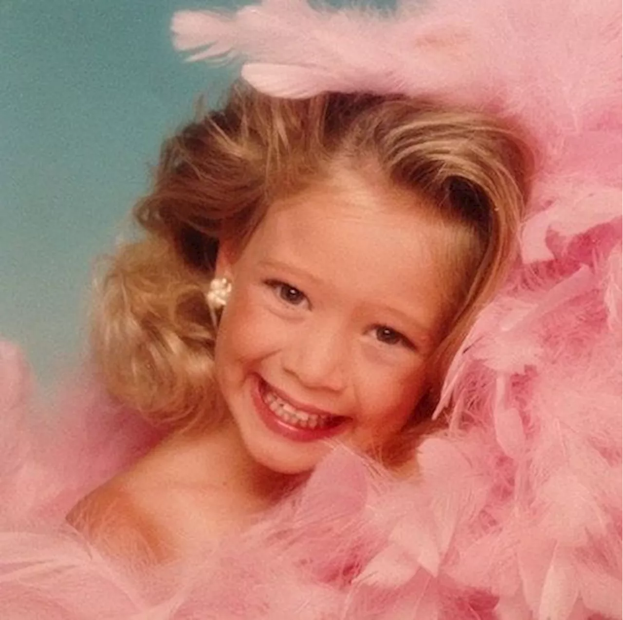 PIC: Can You Guess Who This Little Star Grew Up To Be?