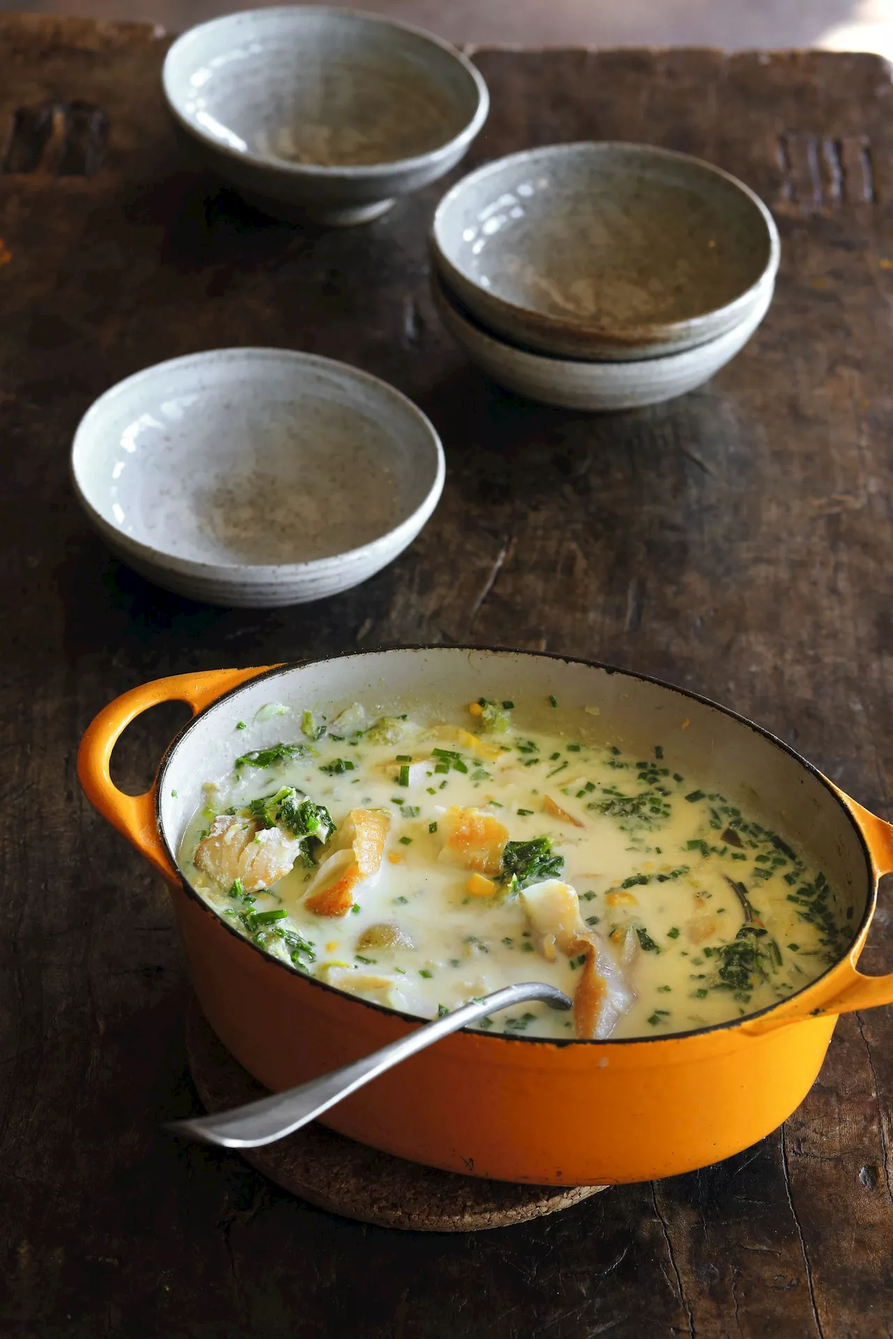 Sämige Räucherfischsuppe für kalte Herbsttage