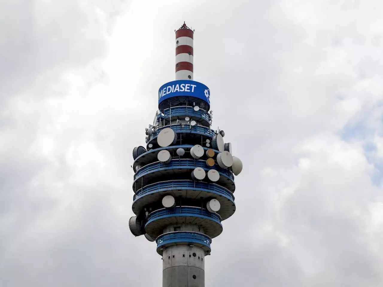 Una fake l'effetto Giambruno sul calo in Borsa di Mediaset