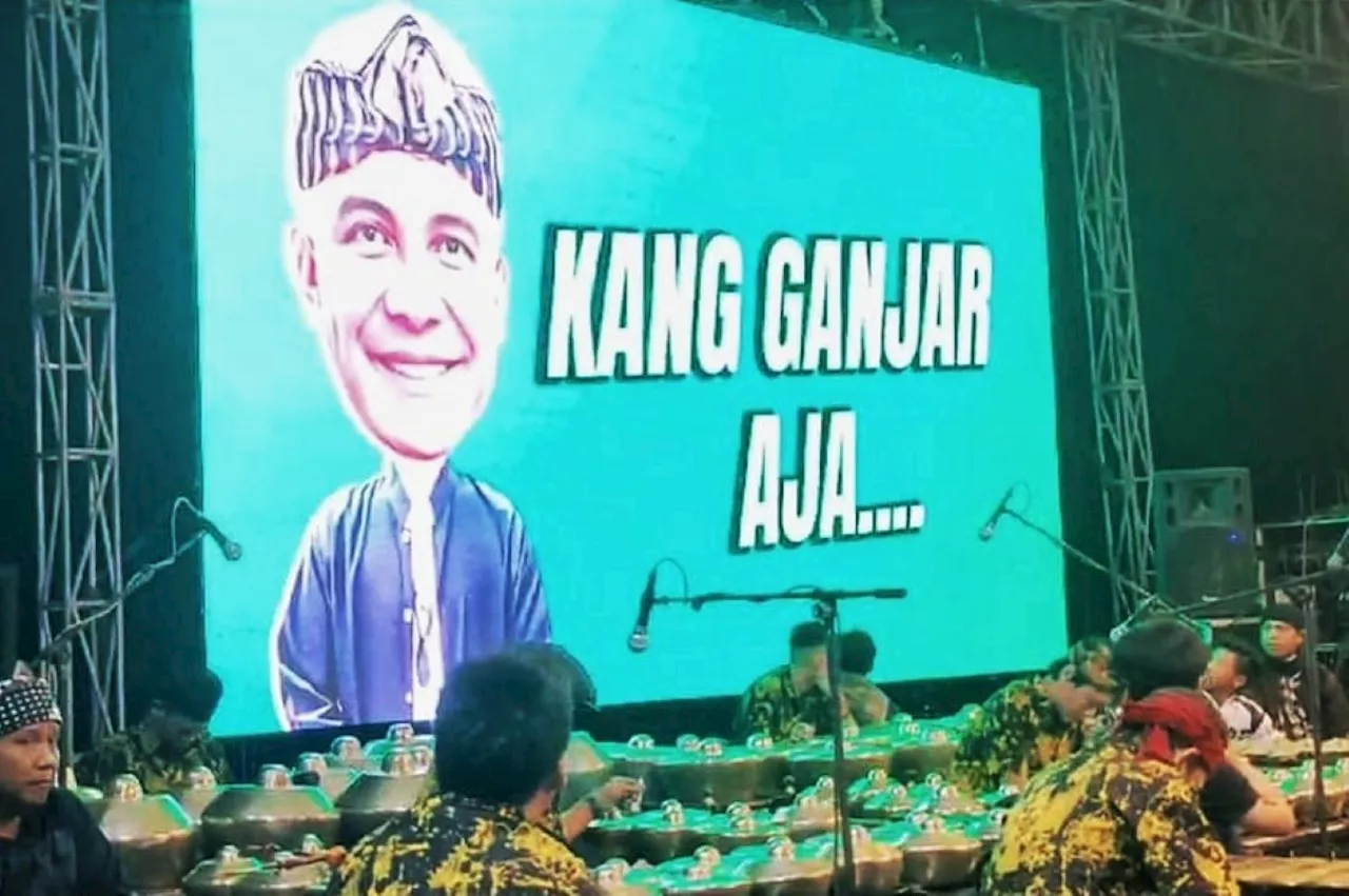 Sukarelawan Sajajar Perkenalkan Sosok Ganjar Lewat Pergelaran Wayang Golek