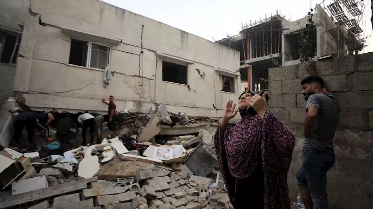 Israeli troops raid Gaza as Arab ministers condemn bombardment