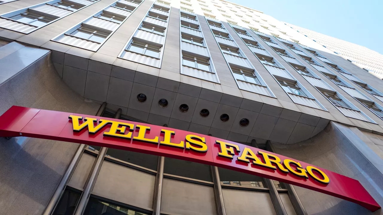 Climate activists occupy Wells Fargo lobby in San Francisco