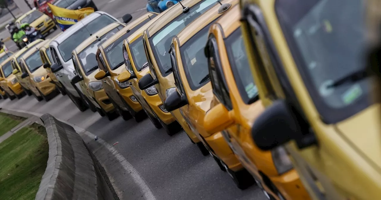 Manifestación de taxistas bloquea la Av. NQS con calle 1