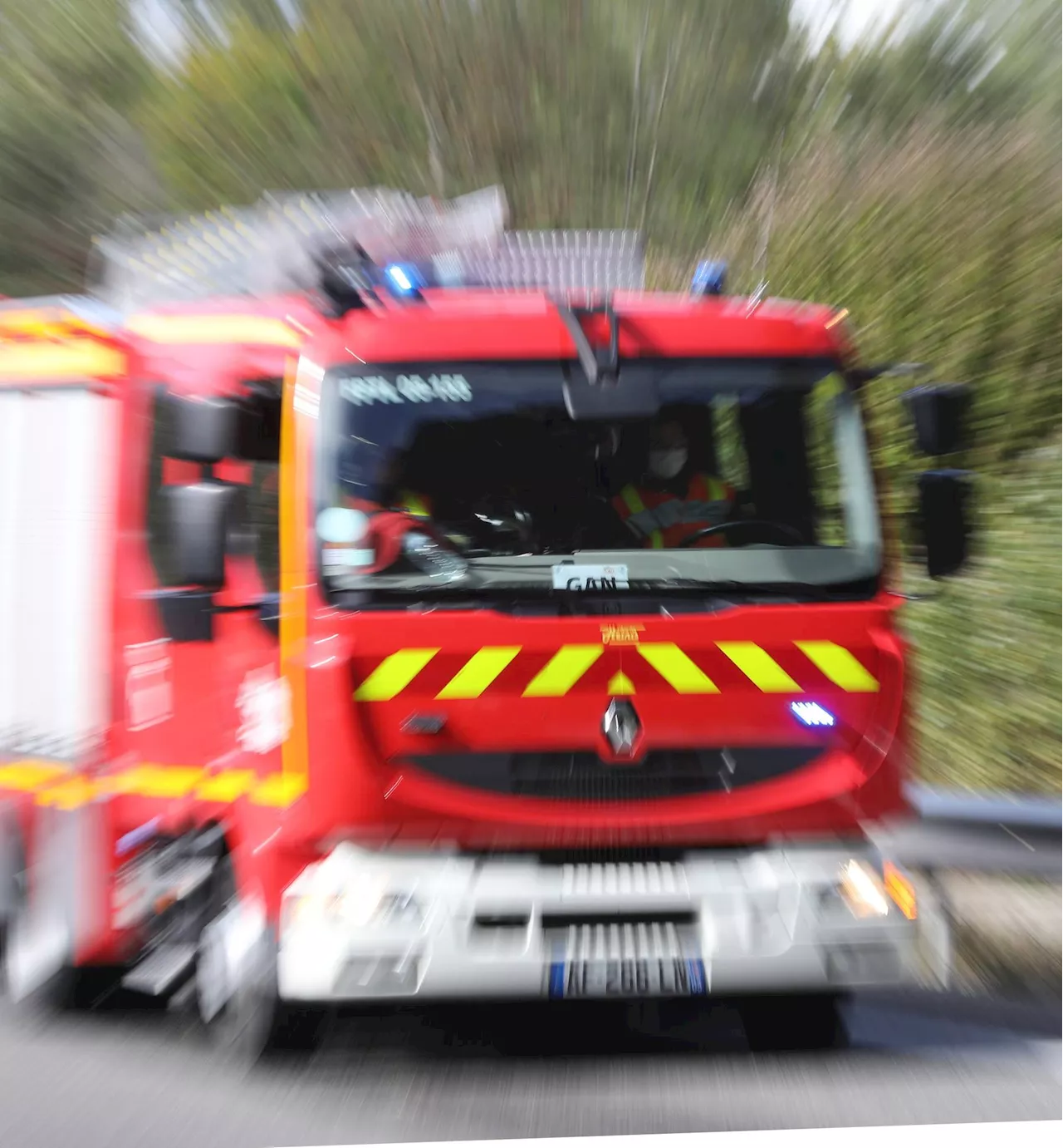 Alpes-de-Haute-Provence : une maison totalement détruite par les flammes à Auzet, près de Digne-les-Bains