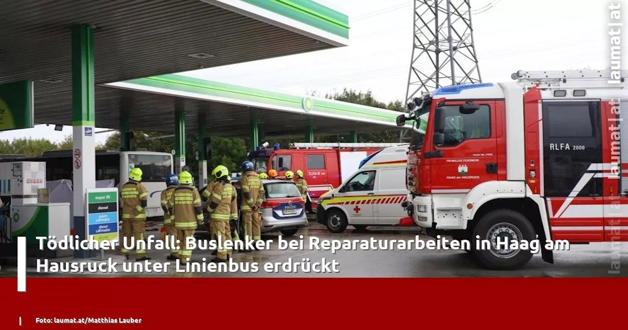 Tödlicher Unfall: Buslenker bei Reparaturarbeiten in Haag am Hausruck unter Linienbus erdrückt