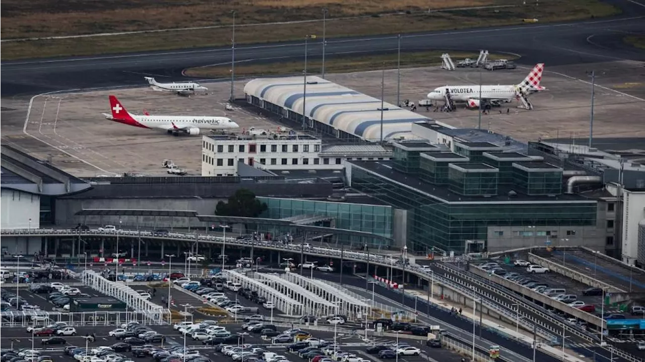 Quatre aéroports français évacués après des alertes à la bombe