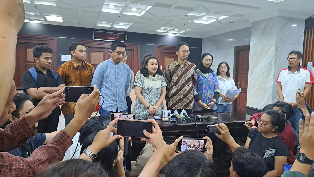 16 Guru Besar dan Pengajar Hukum Laporkan Anwar Usman ke MKMK