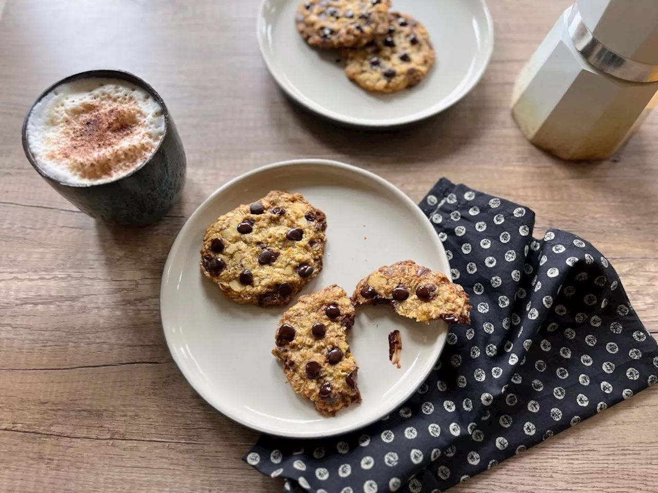 Quick Cook: Make Crispy Oatmeal Chocolate Chip Comfort Cookies