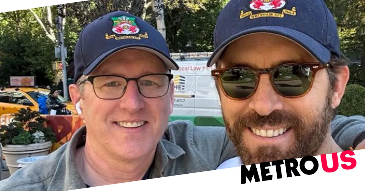 Ryan Reynolds poses with rarely-seen brother after very odd encounter