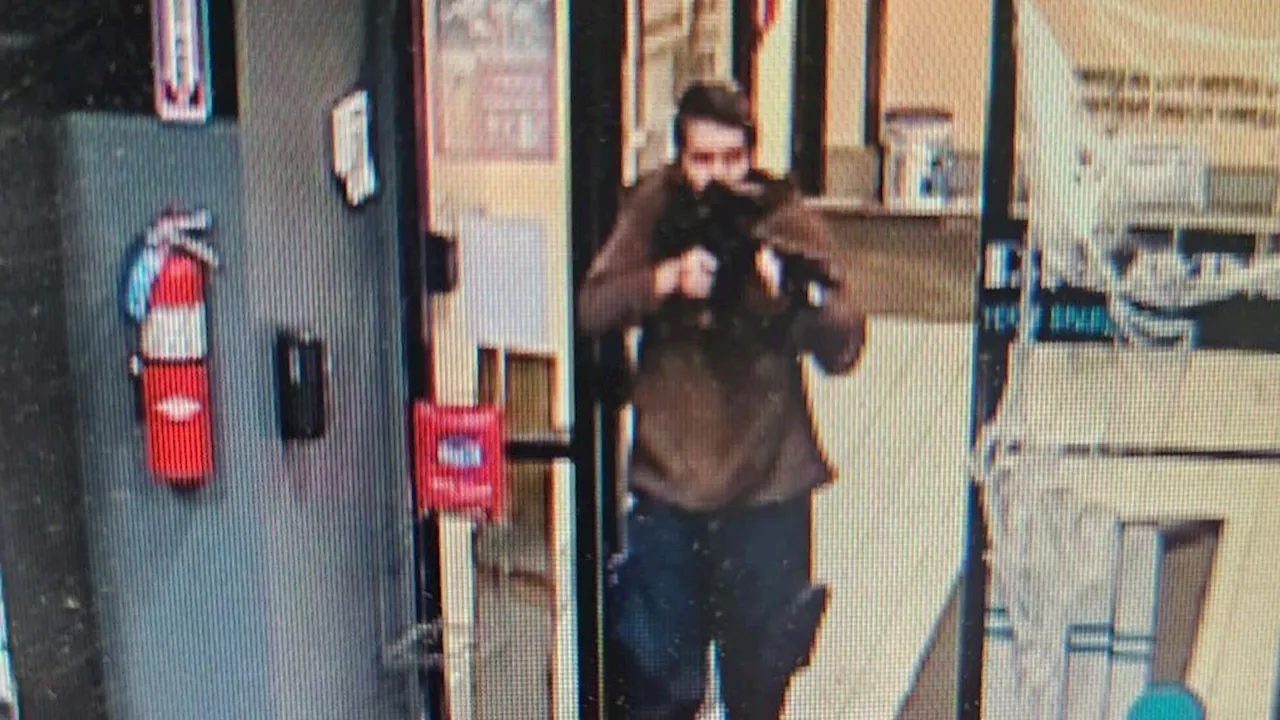 Schutter dringt bowlingbaan binnen in VS, Amerikaanse media: zeker zestien doden