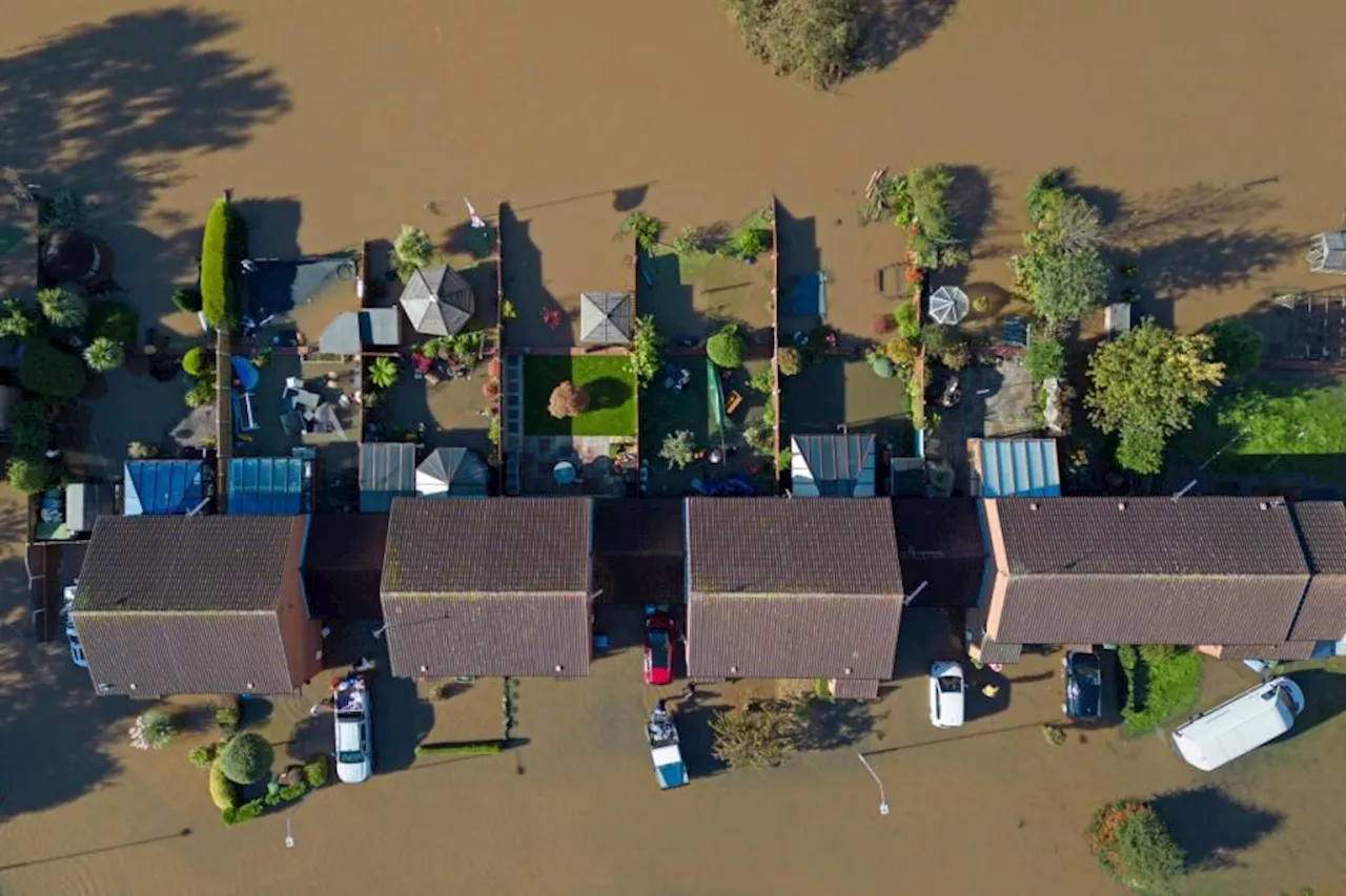 Labour would create Cobra-style taskforce to tackle flooding