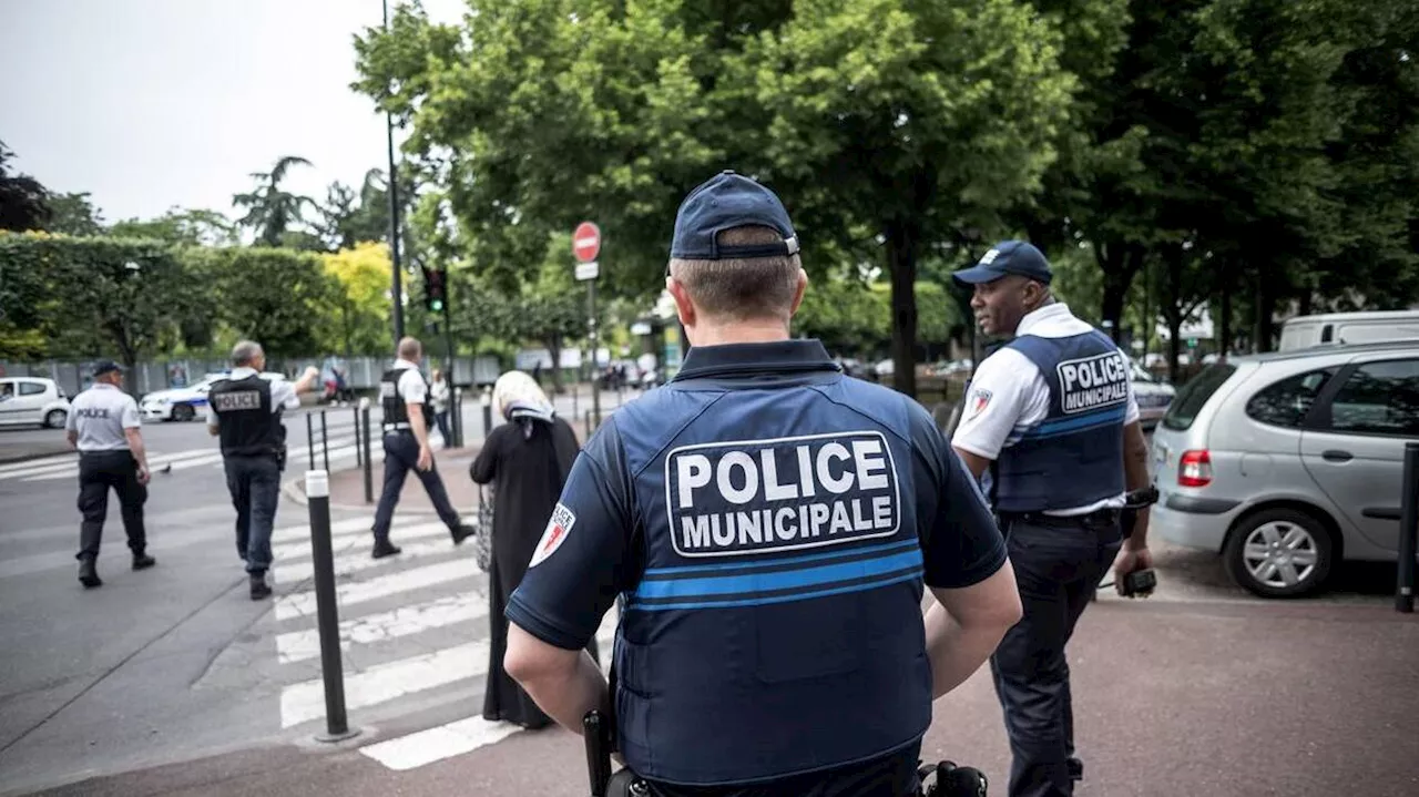 Après les émeutes, les tensions demeurent entre la police et les jeunes