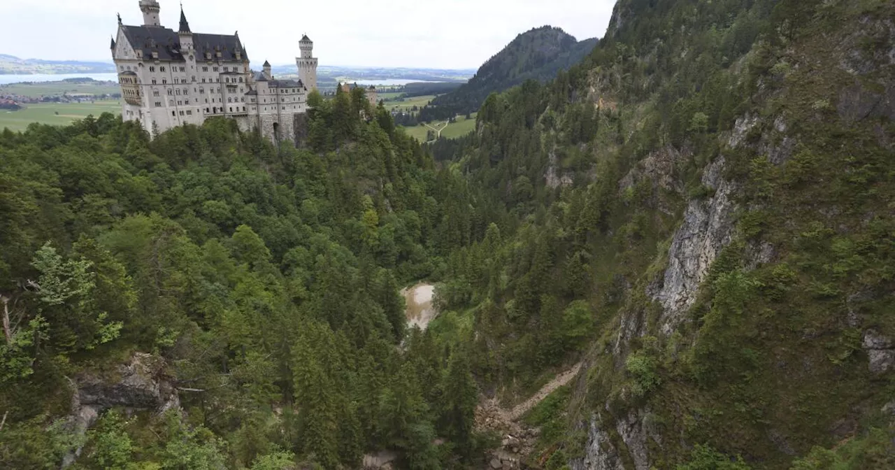 American man indicted on murder charges over an attack on 2 US tourists near a German castle