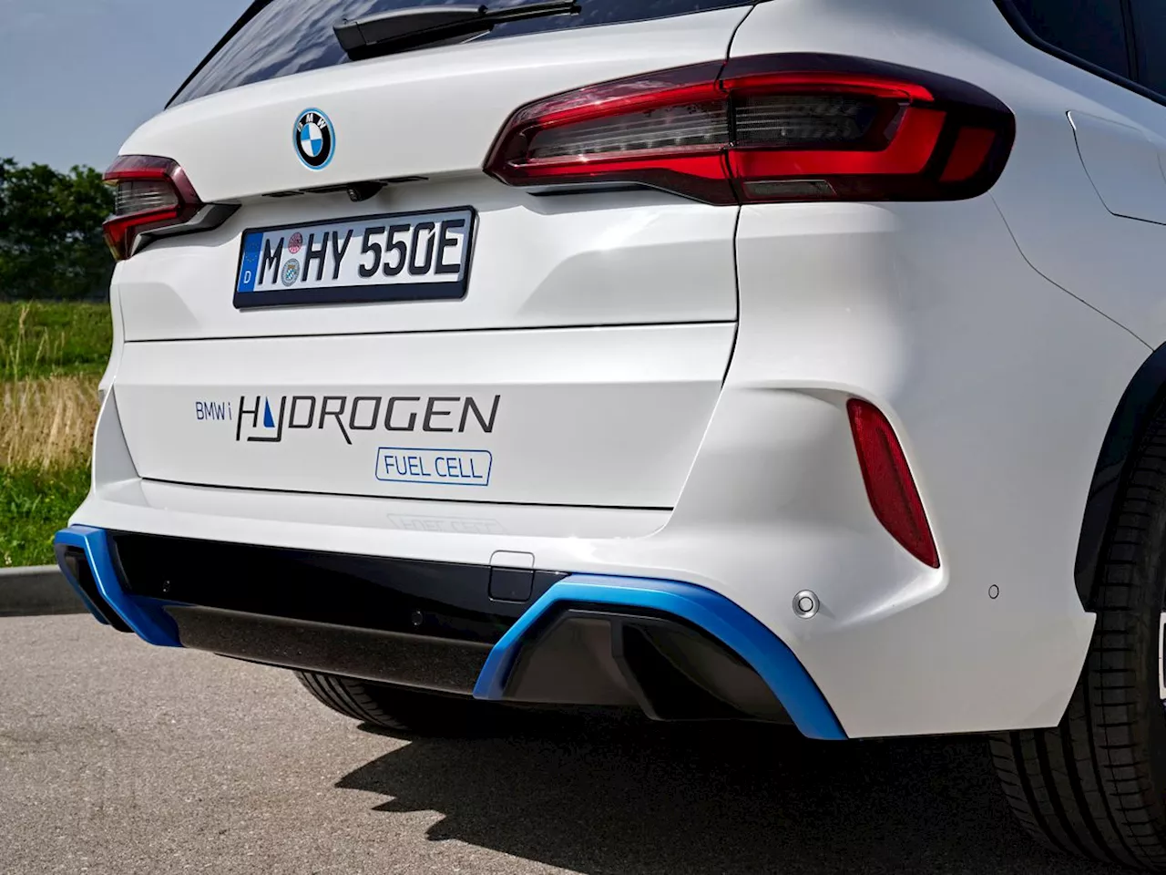 BMW poised to launch hydrogen cars by 2030 – but warns UK is lagging behind