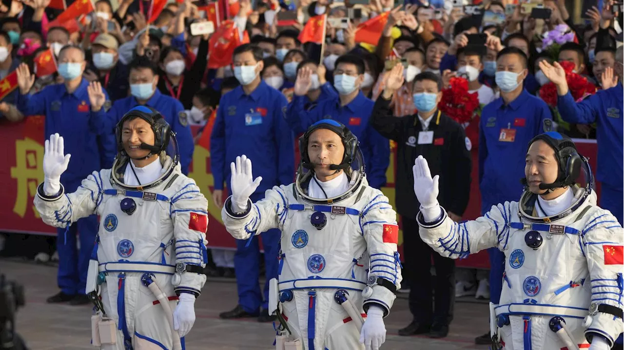 Zwölfte bemannte Mission: Drei chinesische Astronauten ins Weltall aufgebrochen