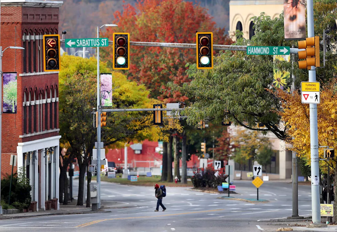 With shooting suspect still at large, Maine colleges remained closed Thursday