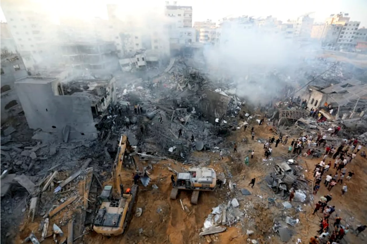 | Israeli troops briefly enter Gaza as wider ground incursion looms