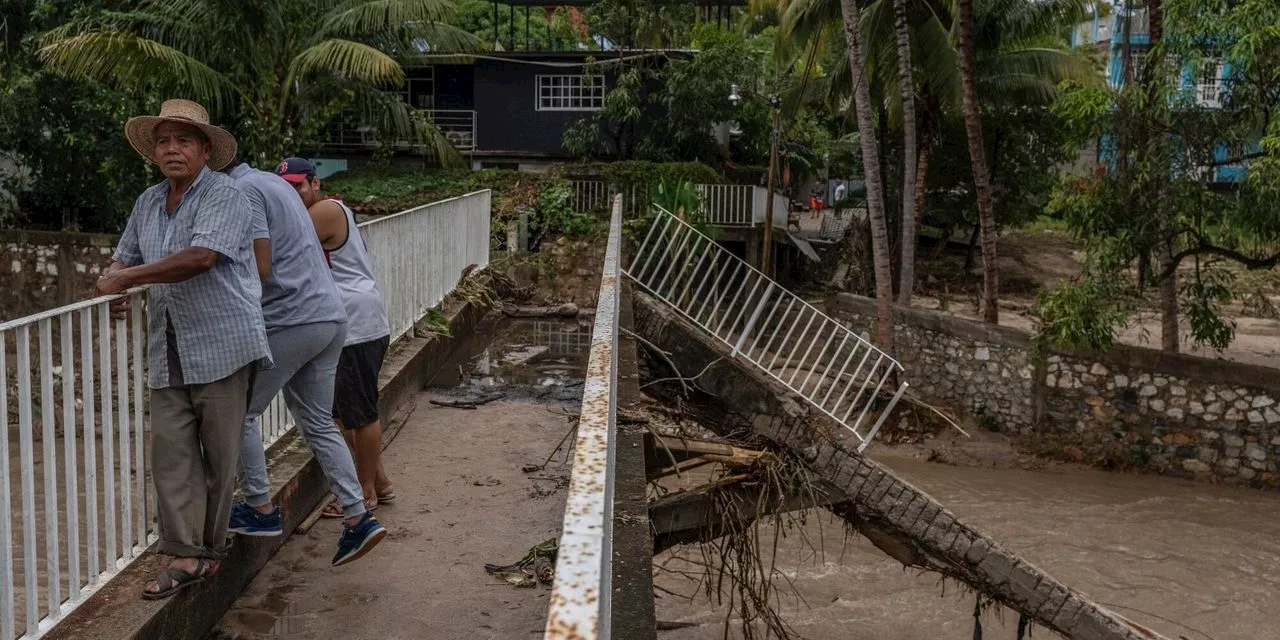 Mexico Begins Rescue Work After Hurricane Otis Devastates Acapulco