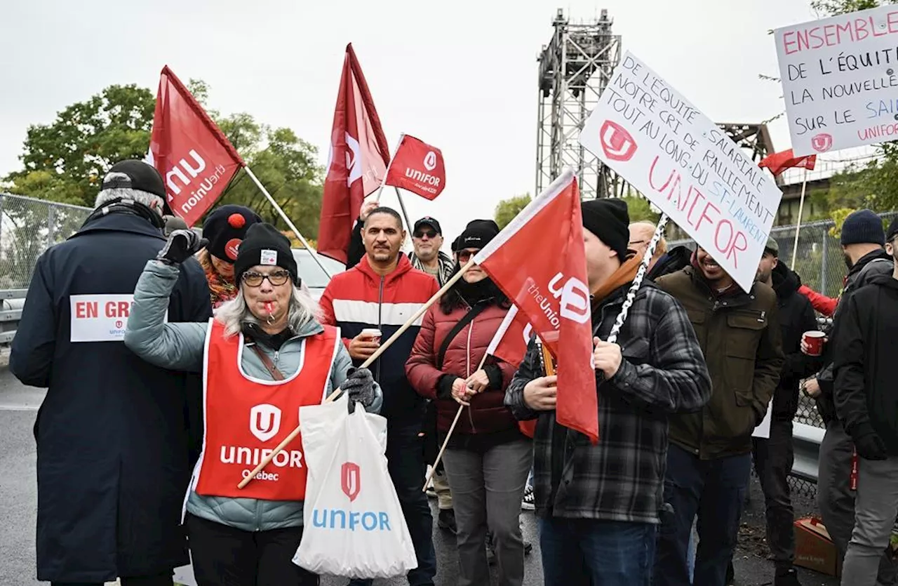 Doug Ford, François Legault call for swift end to St. Lawrence Seaway strike