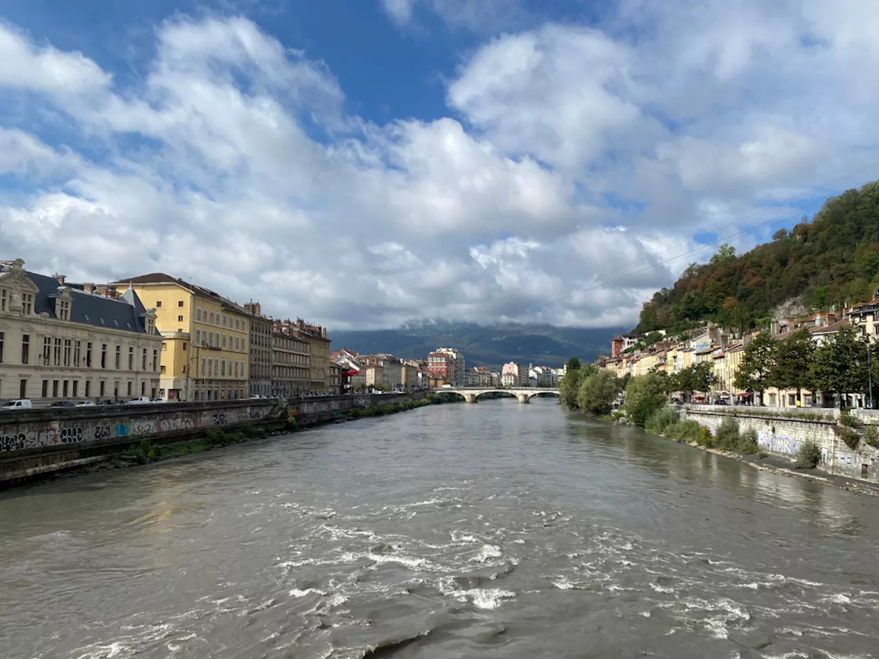 Grenoble et l'Isère placés en alerte par Météo France pour un risque de crue