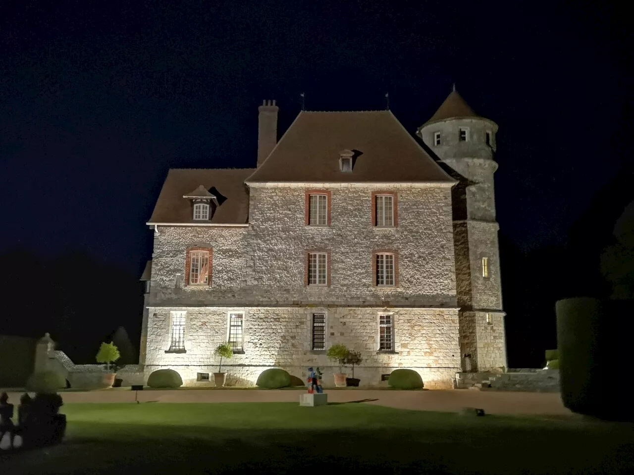 Nocturne au château de Vascœuil avant de clore en beauté l'expo Kijno