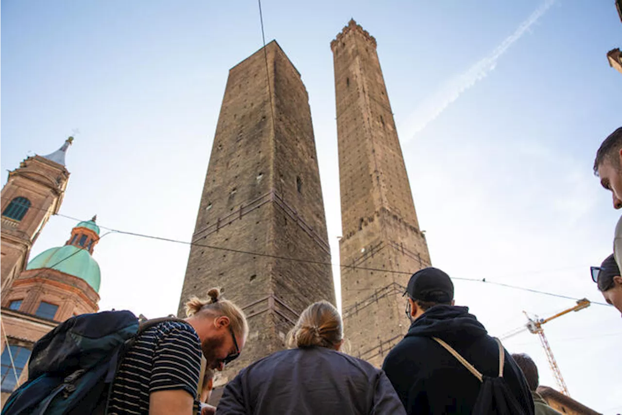 ++ A Bologna la piazza sotto le Torri resterà chiusa per anni ++