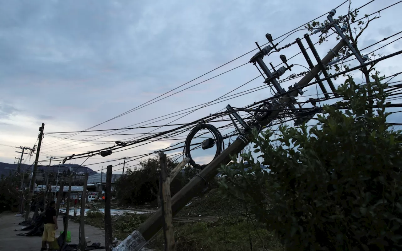 CFE espera restablecimiento total de la red eléctrica en Guerrero para el lunes